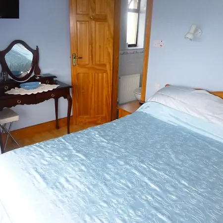 Bayview House 3*