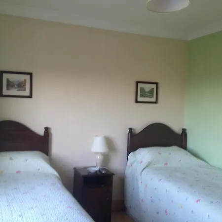 Bayview House 3* טראלי