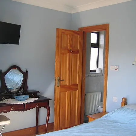 Bayview House 3*